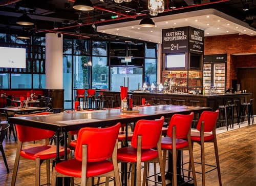 Holiday Inn Abu Dhabi by IHG, Restaurant