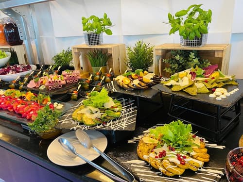 Holiday Inn Abu Dhabi by IHG, Restaurant