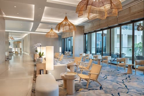 Crowne Plaza Abu Dhabi Yas Island by IHG, Lobby sitting area