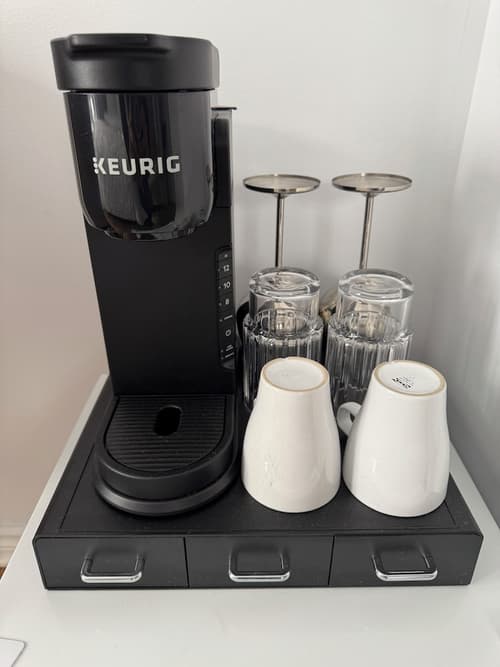 900 Tremblant, In-room dining