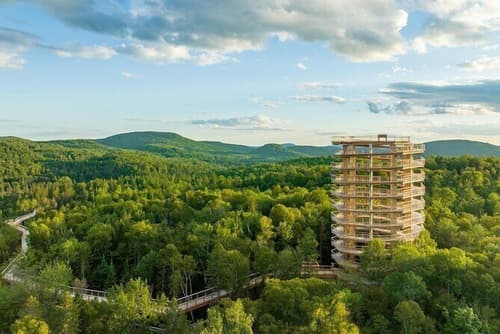 900 Tremblant, Hiking