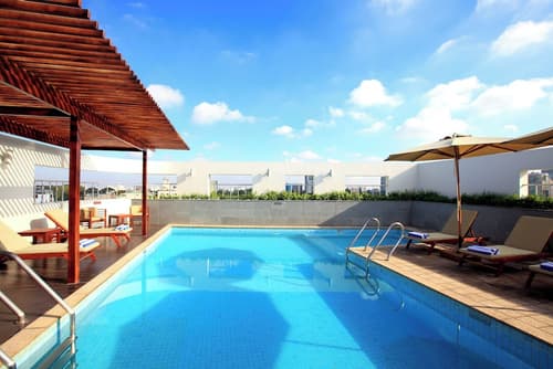 Liberty Central Saigon Centre, Rooftop pool