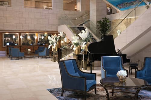 The Ritz-Carlton, Dubai International Financial Centre, Lobby