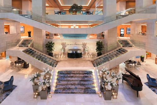 The Ritz-Carlton, Dubai International Financial Centre, Lobby