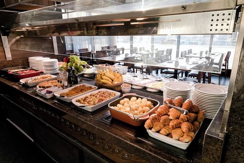 Arena Copacabana Hotel, Breakfast meal