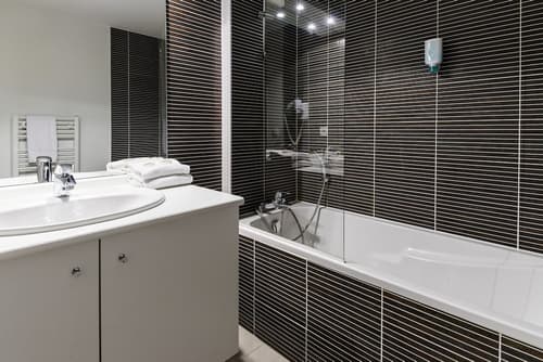 Lagrange Apart'HOTEL Strasbourg Wilson, Bathroom
