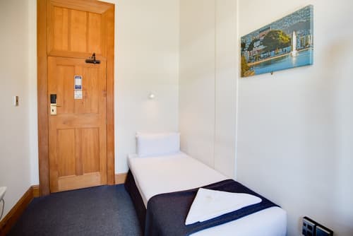 The Cambridge Hotel & Backpackers, Room