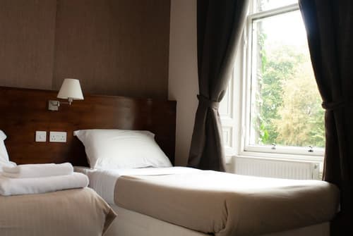 Edinburghhouse Hotel, Room