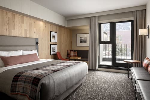 Peaks Hotel & Suites, Room