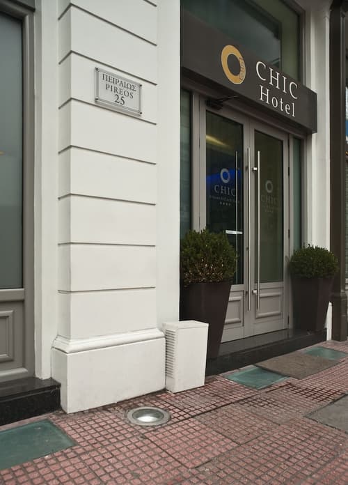 Chic Hotel, Front of property