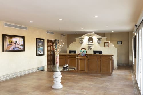 Hotel Santa Fe Loreto by Villa Group, Reception