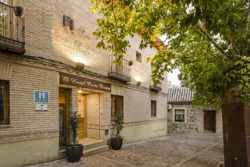 YIT Puerta Bisagra, Front of property