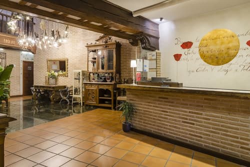 YIT Puerta Bisagra, Check-in/check-out kiosk