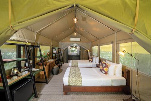 Hintok River Camp at Hellfire Pass, Room