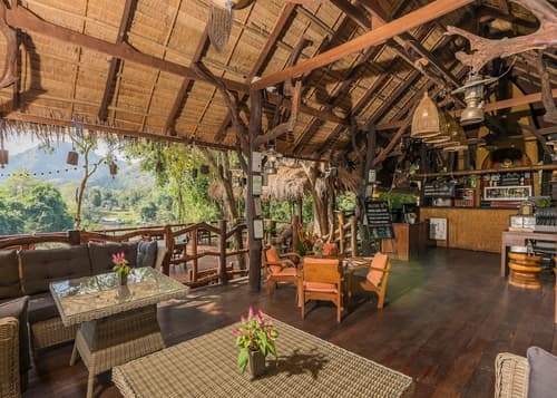 Hintok River Camp at Hellfire Pass, Lobby sitting area