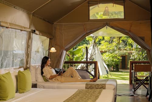 Hintok River Camp at Hellfire Pass, Room