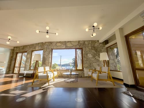 Rochester Bariloche, Reception