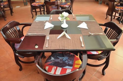 Aracan Pyramids Hotel, Restaurant