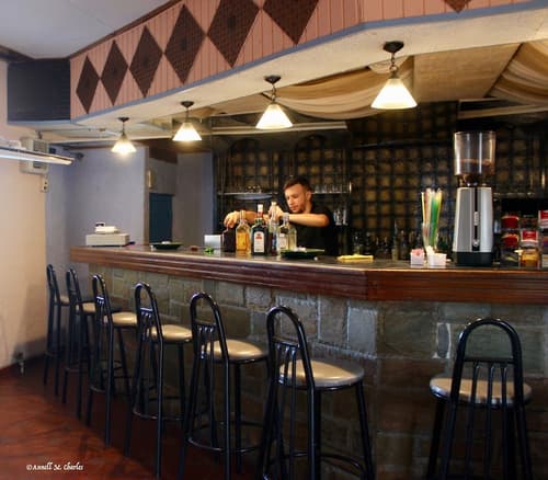 Sariza Spring Hotel, Bar (on property)