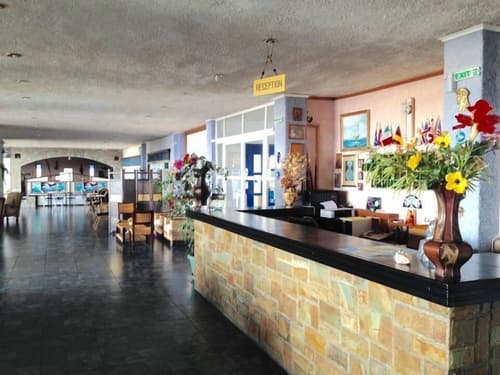 Sariza Spring Hotel, Reception