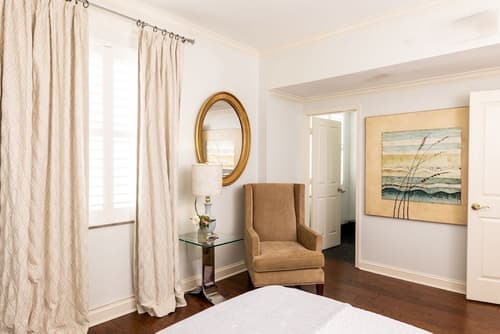 Old Capitol Inn, Room