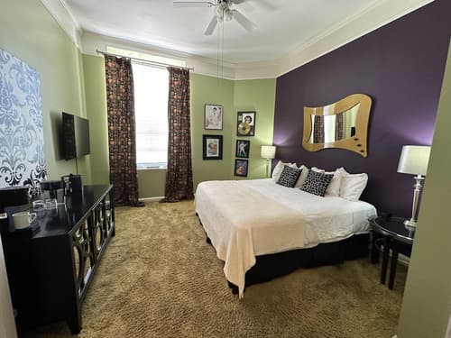 Old Capitol Inn, Room