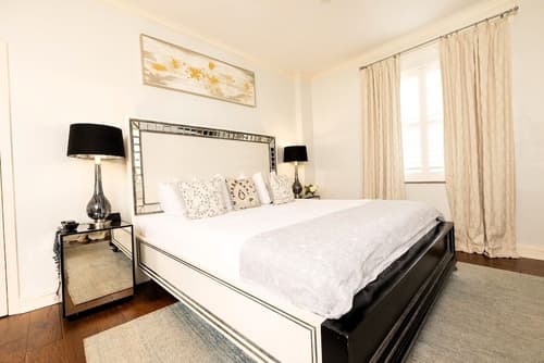 Old Capitol Inn, Room