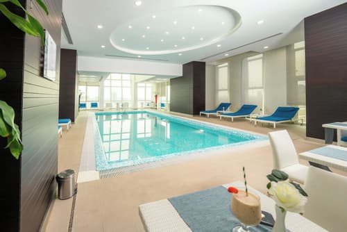 Ramada Encore by Wyndham Doha, Indoor pool