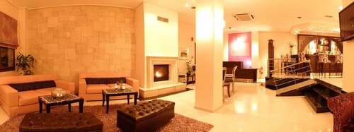 Meteoritis Hotel, Lobby