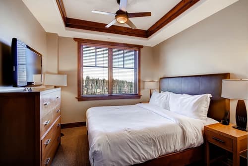 One Ski Hill Place, A RockResort, Room