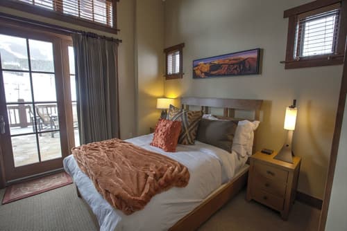 One Ski Hill Place, A RockResort, Room