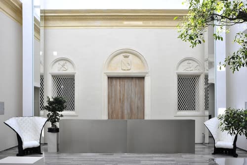 Romano House, Reception