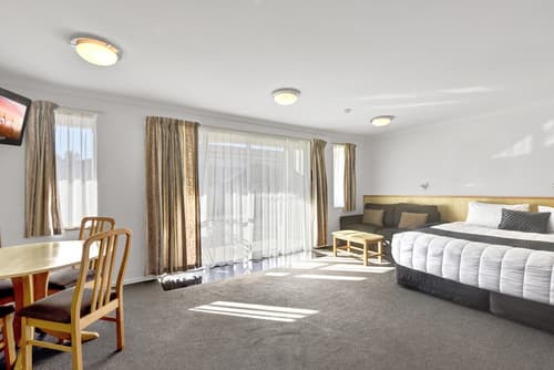 The Hotel Nelson, Room