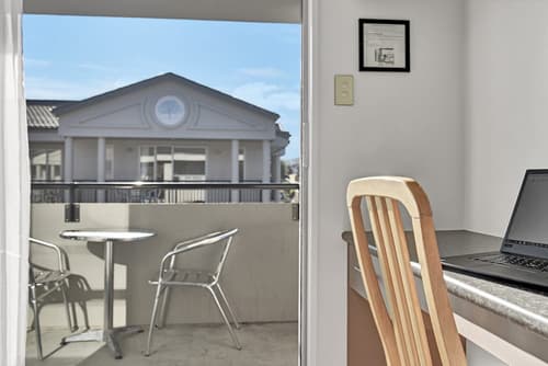 The Hotel Nelson, Room