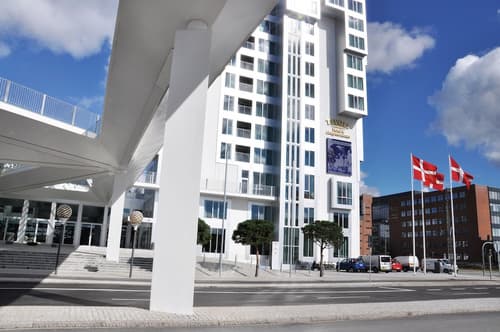 Tivoli Hotel, Primary image