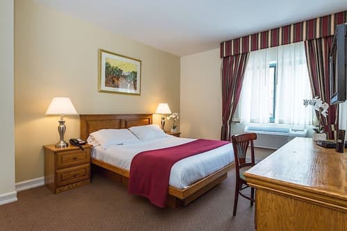 Chelsea Savoy Hotel, Room