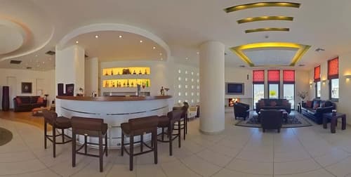 Delina Mountain Resort, Lobby lounge