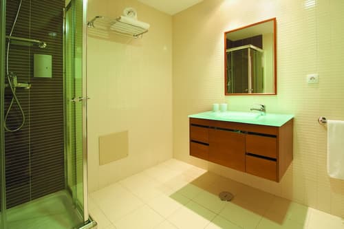 Real Marina Residence, Bathroom