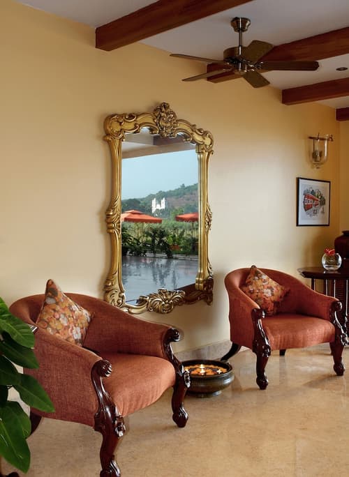 Acron Candolim Regina, Lobby sitting area