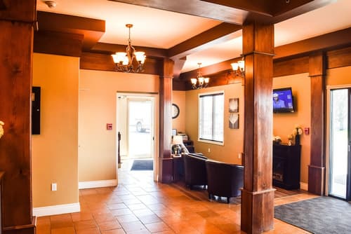 Canadas Best Value Inn & Suites Charlottetown, Lobby sitting area