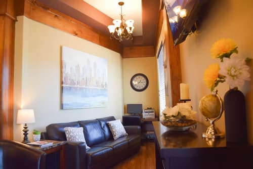 Canadas Best Value Inn & Suites Charlottetown, Lobby sitting area