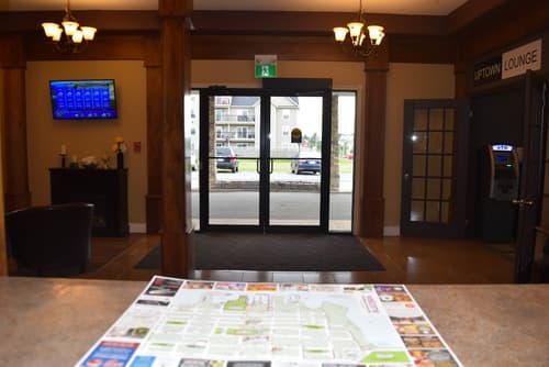 Canadas Best Value Inn & Suites Charlottetown, Interior entrance