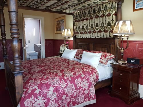 Lauderville Guest House, Room