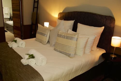 Kings Walden Garden Manor, Room