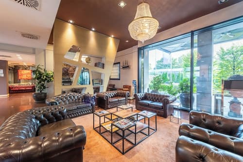 NEO Hotel, Reception