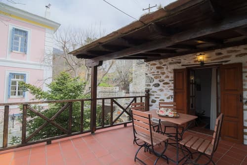 Archontiko Naoumidi, Room