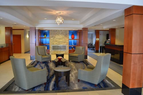 Fairfield Inn & Suites by Marriott Sault Ste. Marie, Lobby sitting area