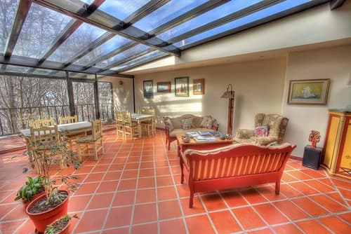 Rosa de Los Vientos, Lobby