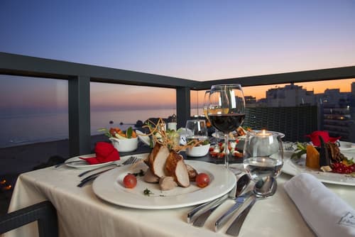 RR Hotel da Rocha, Room service - dining