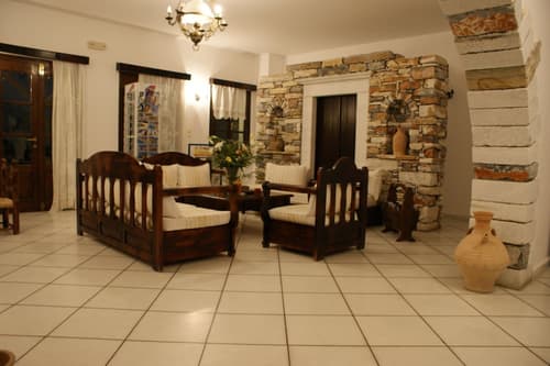 Alkyoni Beach Hotel, Lobby sitting area